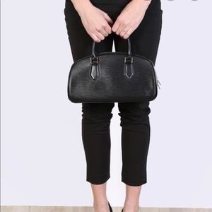 *** Authentic Louis Vuitton black Epi leather***
